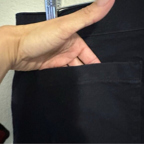 SPANX Ankle Straight Leg Jeans Black - Size Large (High Rise Sculpting Denim) - Picture 6 of 10